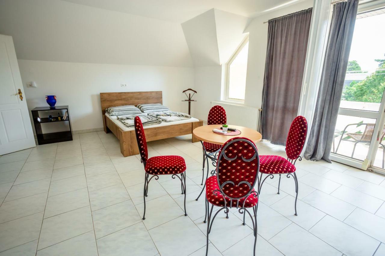 Teraszos Vendeghaz Appartement Keszthely Buitenkant foto